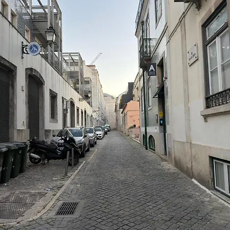 Principe Real Orange Tree W/ View 3 Bedrooms Flat!