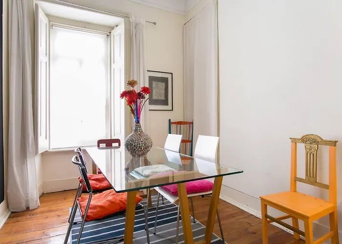 Principe Real Orange Tree W/ View 3 Bedrooms Flat! *